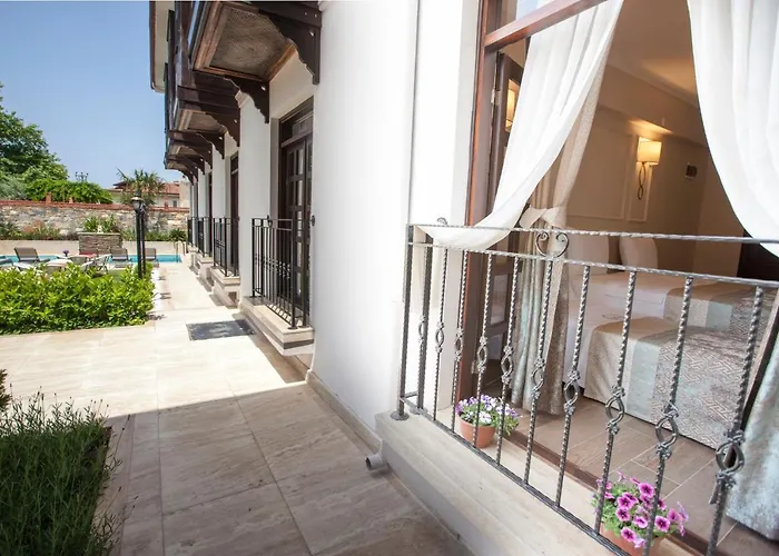 Hotel Livia Garden *