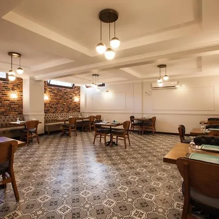 Livia Garden セルチュク