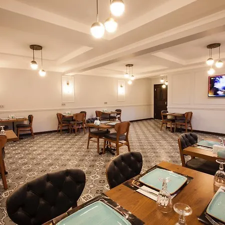 Livia Garden סלצ'וק