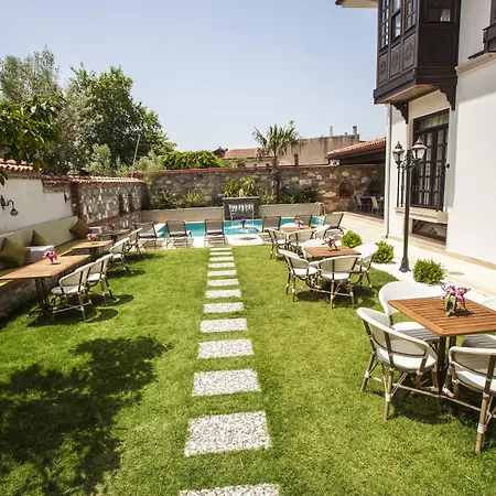 מלון Livia Garden