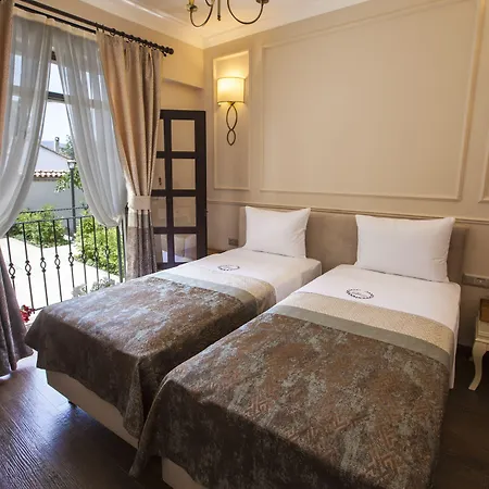 Livia Garden מלון *