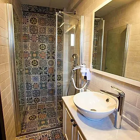 Livia Garden Ξενοδοχείο *