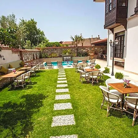 Livia Garden *