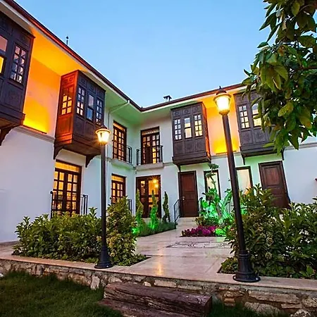 Livia Garden *