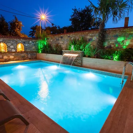 Livia Garden מלון *