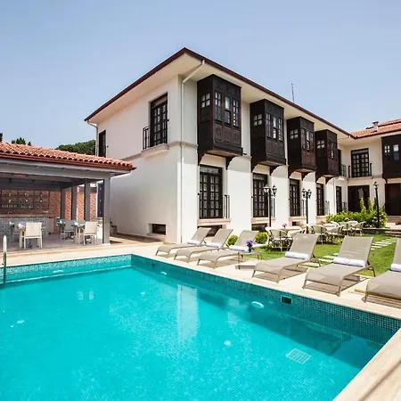 Livia Garden סלצ'וק