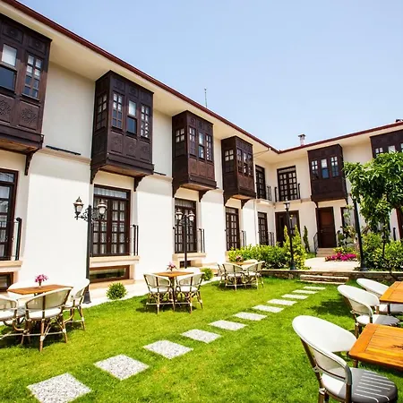 Livia Garden