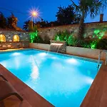 Livia Garden Hotel *