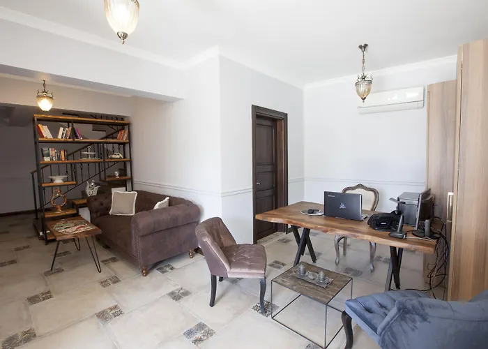 Livia Garden Hotel *